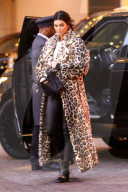 PEOPLE - Girlie Night: Kendall Jenner und Hailey Baldwin gemeinsam unterwegs