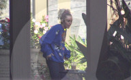 EXKLUSIV - Miley Cyrus geht mit Liam Hemsworth's Familie Essen