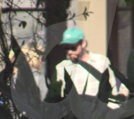 EXKLUSIV - Miley Cyrus geht mit Liam Hemsworth's Familie Essen