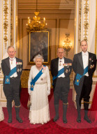 PEOPLE - Das Englische Königshaus posiert im Buckingham Palace