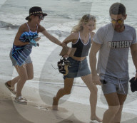 PEOPLE - Lottie Moss und Alex Mytton machen Ferien auf Barbados