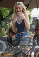 PEOPLE - Lottie Moss und Alex Mytton machen Ferien auf Barbados