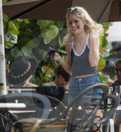 PEOPLE - Lottie Moss und Alex Mytton machen Ferien auf Barbados