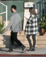 PEOPLE - Hochschwangere Natalie Portman mit Ehemann Benjamin Millepied unterwegs zum in LA