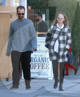 PEOPLE - Hochschwangere Natalie Portman mit Ehemann Benjamin Millepied unterwegs zum in LA