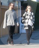 PEOPLE - Hochschwangere Natalie Portman mit Ehemann Benjamin Millepied unterwegs zum in LA