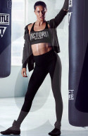 PEOPLE - Adriana Lima wirbt für VSX