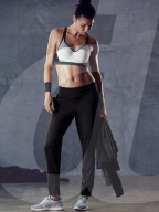 PEOPLE - Adriana Lima wirbt für VSX