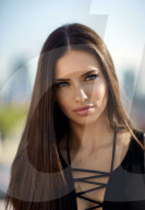 PEOPLE - Adriana Lima wirbt für Mayebelline