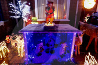 FEATURE - Gigantische Christbaumbeleuchtung für einen guten Zweck