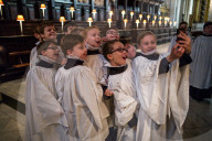 FEATURE - Sängerknaben der St. Pauls Kathedrale üben für Weihnachten