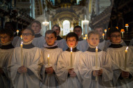 FEATURE - Sängerknaben der St. Pauls Kathedrale üben für Weihnachten