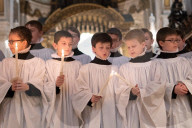 FEATURE - Sängerknaben der St. Pauls Kathedrale üben für Weihnachten