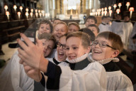 FEATURE - Sängerknaben der St. Pauls Kathedrale üben für Weihnachten