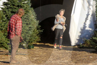 PEOPLE - Elsa Pataky kauft einen Weihnachtsbaum