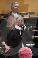 NEWS - Patti Smith singt an der Nobelpreis-Verleihung und vergisst den Text