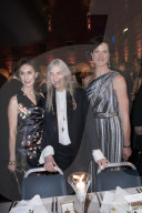 NEWS - Patti Smith singt an der Nobelpreis-Verleihung und vergisst den Text