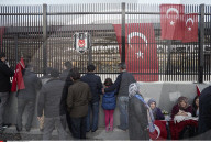NEWS - Nach dem Doppel-Anschlag in Istanbul: Entsetzen und Trauer weltweit