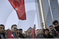 NEWS - Nach dem Doppel-Anschlag in Istanbul: Entsetzen und Trauer weltweit