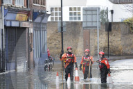 NEWS - Geplatzte Wasserleitung setzt halb London unter Wasser