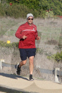 PEOPLE - Matthew McConaughey joggt am Meer entlang