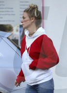 PEOPLE - January Jones sieht aus wie Santa Claus