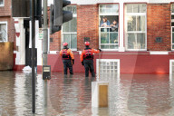 NEWS - Geplatzte Wasserleitung setzt halb London unter Wasser