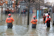 NEWS - Geplatzte Wasserleitung setzt halb London unter Wasser