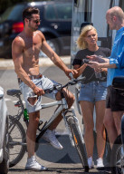 PEOPLE - Sophie Monk und Sam Johnston stehen für Pepsi vor der Linse