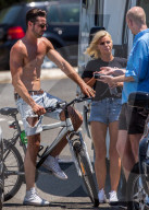 PEOPLE - Sophie Monk und Sam Johnston stehen für Pepsi vor der Linse