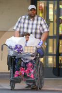 PEOPLE - Katherine Jackson ist auf den Rollstuhl angewiesen