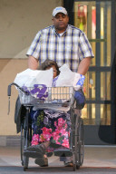 PEOPLE - Katherine Jackson ist auf den Rollstuhl angewiesen