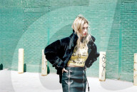 PEOPLE - Hailey Baldwin wirbt für Eleven Paris