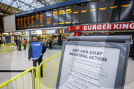 NEWS - England: Southern Rail Streik