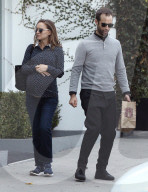 EXKLUSIV - Die schwangere Natalie Portman mit Benjamin Millepied in LA unterwegs