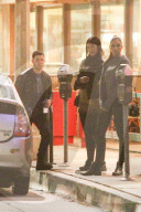 EXKLUSIV - Nick Jonas mit einer 'Mystery Brünetten' in Studio City 