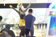 EXKLUSIV - Nick Jonas mit einer 'Mystery Brünetten' in Studio City 