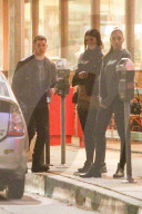 EXKLUSIV - Nick Jonas mit einer 'Mystery Brünetten' in Studio City 