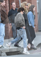 EXKLUSIV - Kristen Stewart verletzt mit Stella Maxwell in Savannah unterwegs 