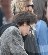 EXKLUSIV - Kristen Stewart verletzt mit Stella Maxwell in Savannah unterwegs 