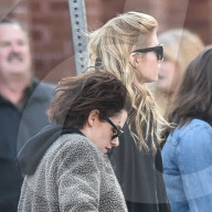 EXKLUSIV - Kristen Stewart verletzt mit Stella Maxwell in Savannah unterwegs 