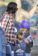 PEOPLE - Jennifer Garner mit ihren Kindern unterwegs