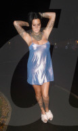 EXKLUSIV - Jemma Lucy offenherzig in Manchester unterwegs