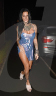 EXKLUSIV - Jemma Lucy offenherzig in Manchester unterwegs