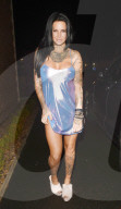 EXKLUSIV - Jemma Lucy offenherzig in Manchester unterwegs