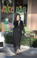 EXKLUSIV - Vanessa Hudgens 'undercover' im Pyjama unterwegs