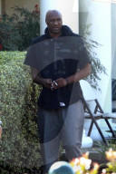 EXKLUSIV - Lamar Odom macht eine Zigarettenpause in der Rehab 