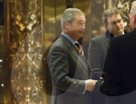 NEWS - Nigel Farage in der Lobby des Trump Towers