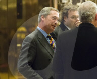 NEWS - Nigel Farage in der Lobby des Trump Towers