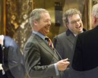 NEWS - Nigel Farage in der Lobby des Trump Towers
